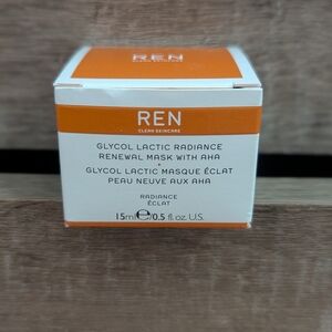 REN Glycol Lactic Radiance Renewal Mask
